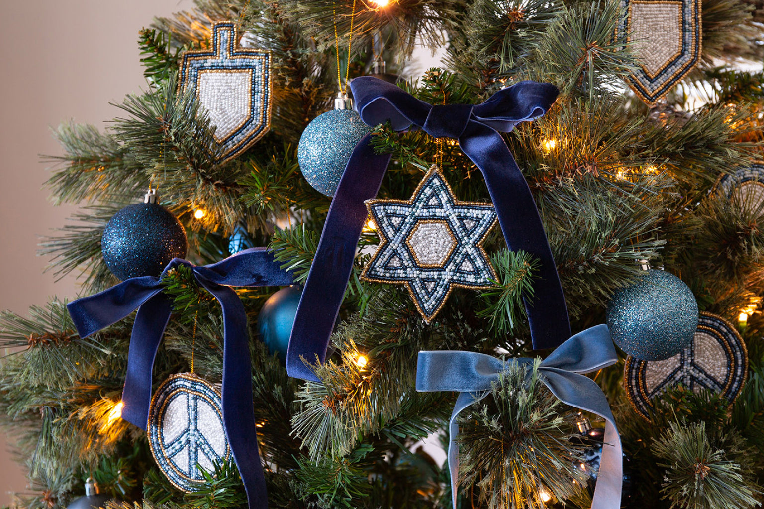 7pc Peace Love Dreidel Ornament & Garland Set